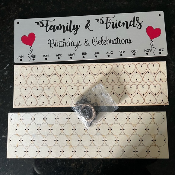Family & Friends Birthday Calendar with Heart Tags - Picture 1 of 3
